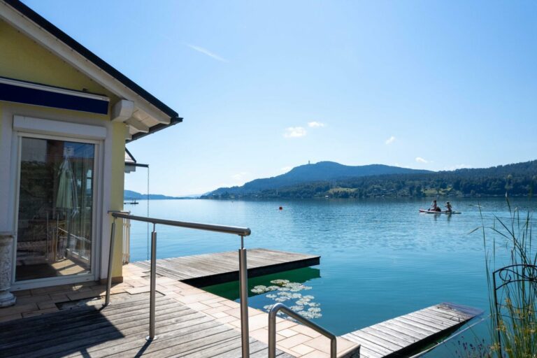 Das Objekt des Sommers! Kleiner Baugrund mit Badehaus am Wörthersee! Thumbnail